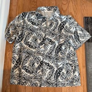 Ellison Black and White Tropical Print Shirt Women Small Short Sleeve